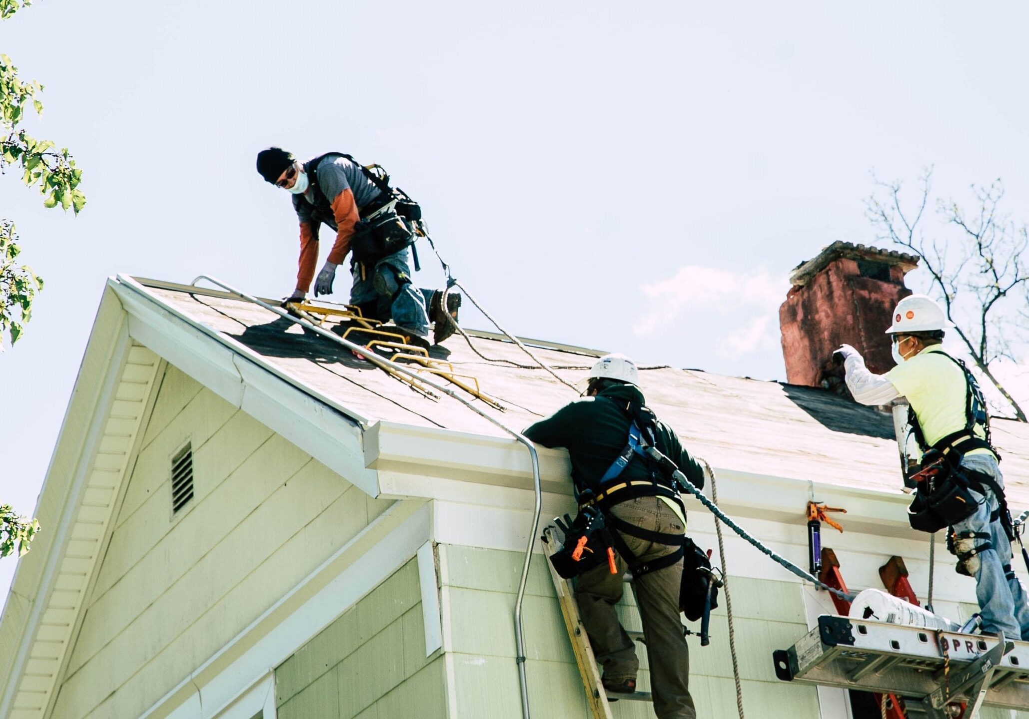 Roofing insurance. A comprehensive guide