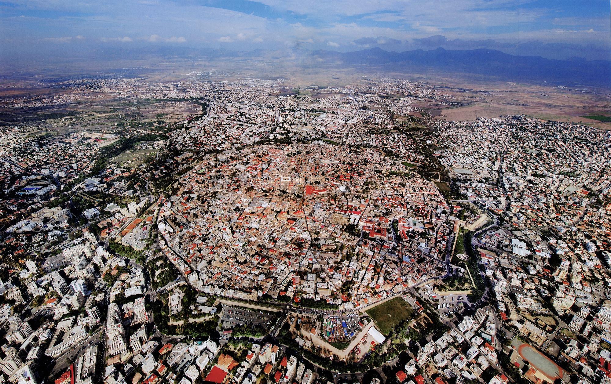 Εγγραφή αλλοδαπών υπηκόων και Άδεια Διαμονής στην Κύπρο